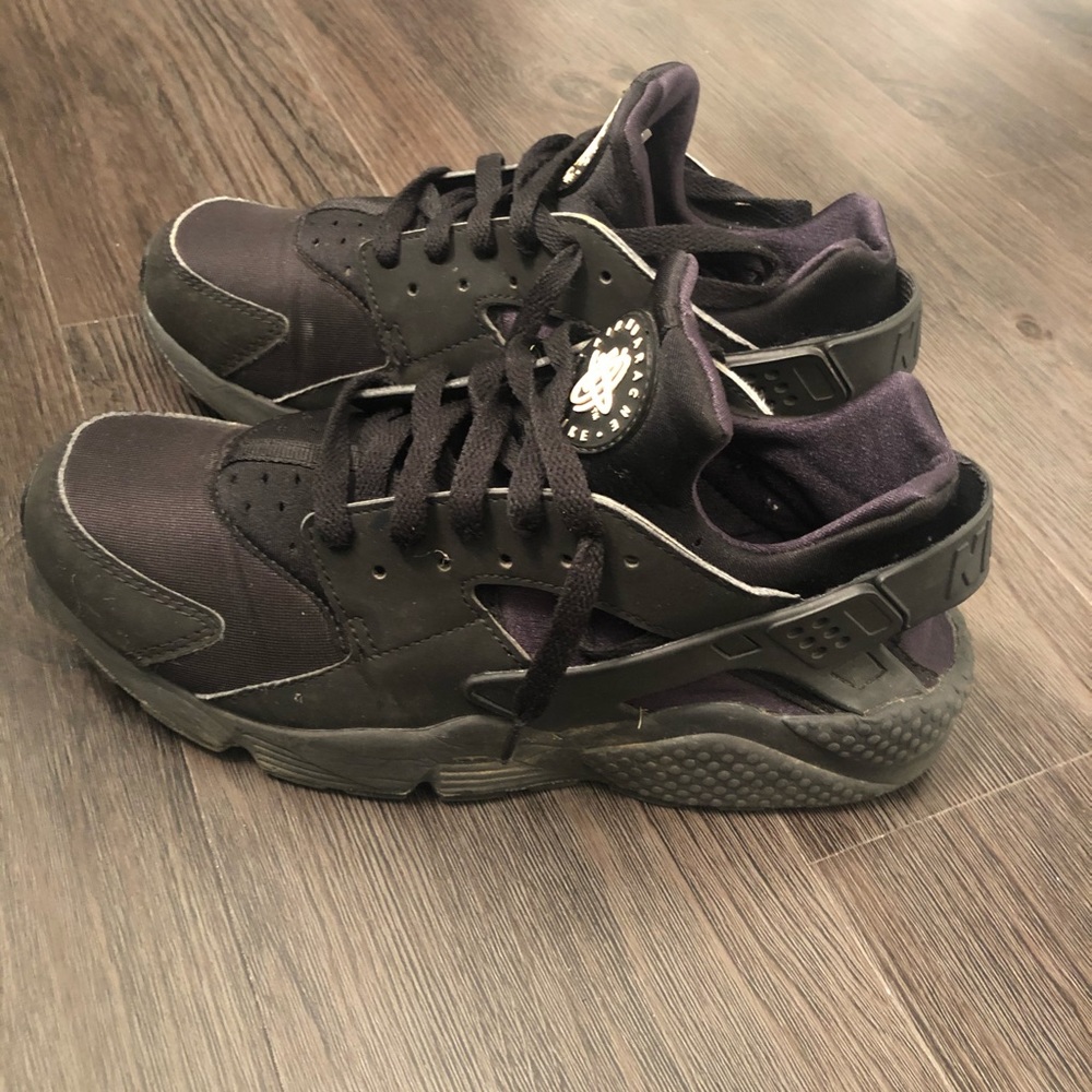 Nike Huarache Women’s Sneaker